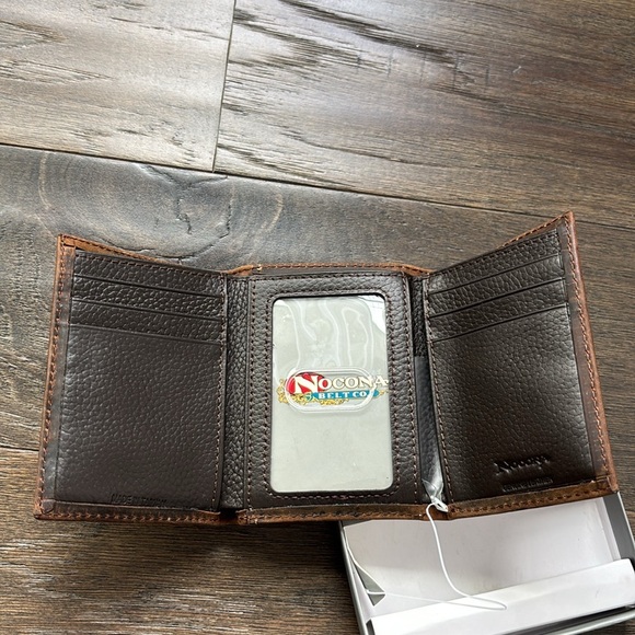 Nocona TriFold Leather slim fit wallet,ID/Card/bill holder, embroidered design - Picture 3 of 8